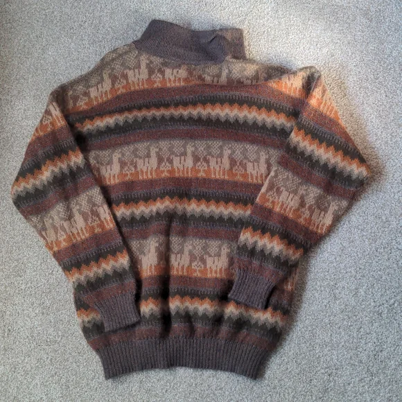 Peruvian Sweater - Picture 2 of 3